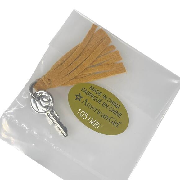 American Girl Of Year JOSS MEET ACCESSORIES Van Key Bracelet Phone Card Book 10p - Picture 3 of 9